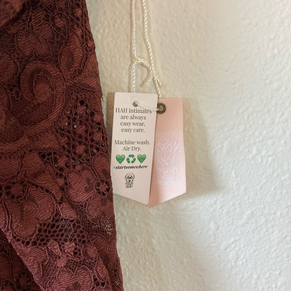 HAH SPIN HER CAMI - Picture 7 of 7